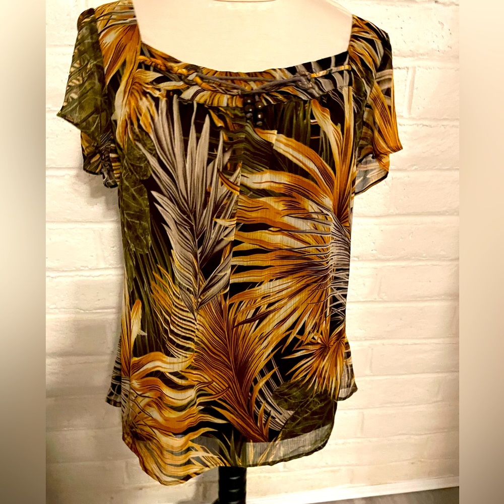 Dress Barn Short Sleeved Brown and Gold jungle print blouse, Sz XL
